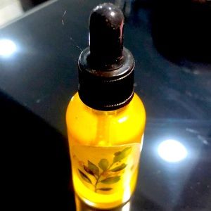 Natural carrot oil